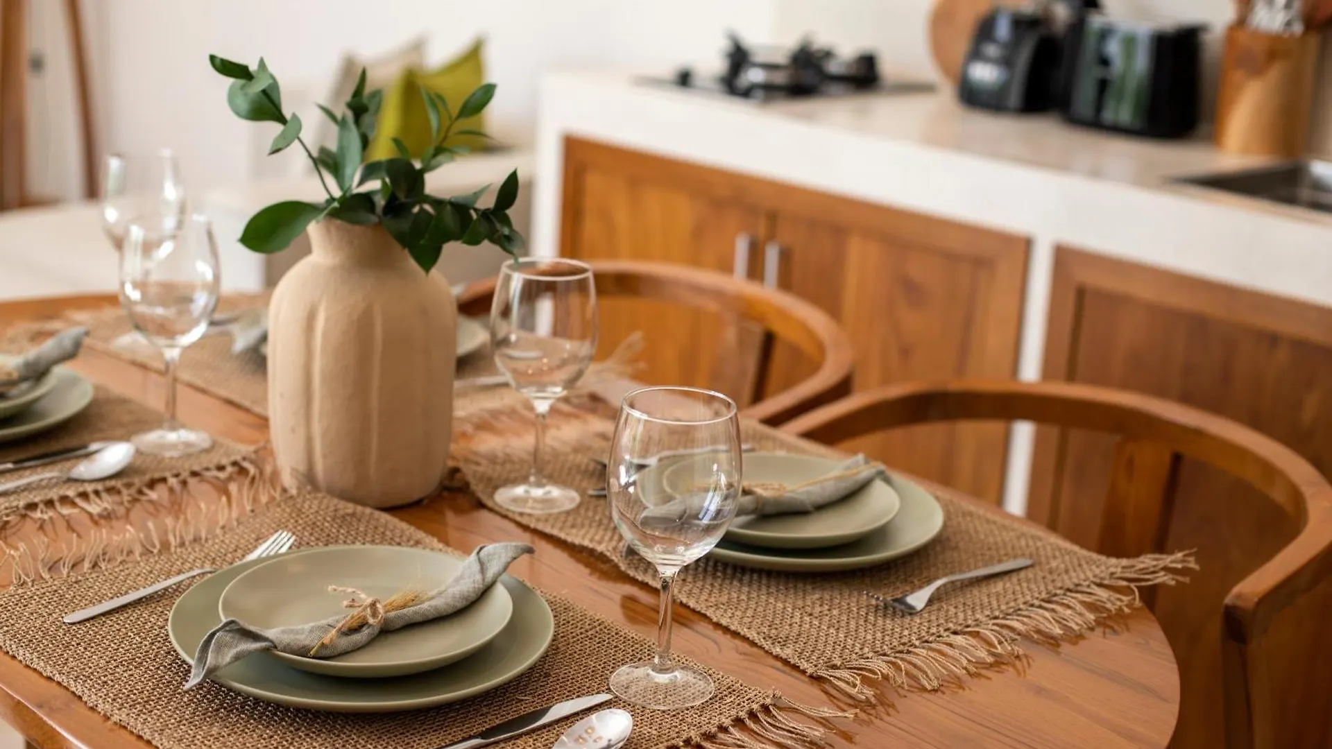 Cozy New 2 Bdr Close To Beach أُلُواتو شقة