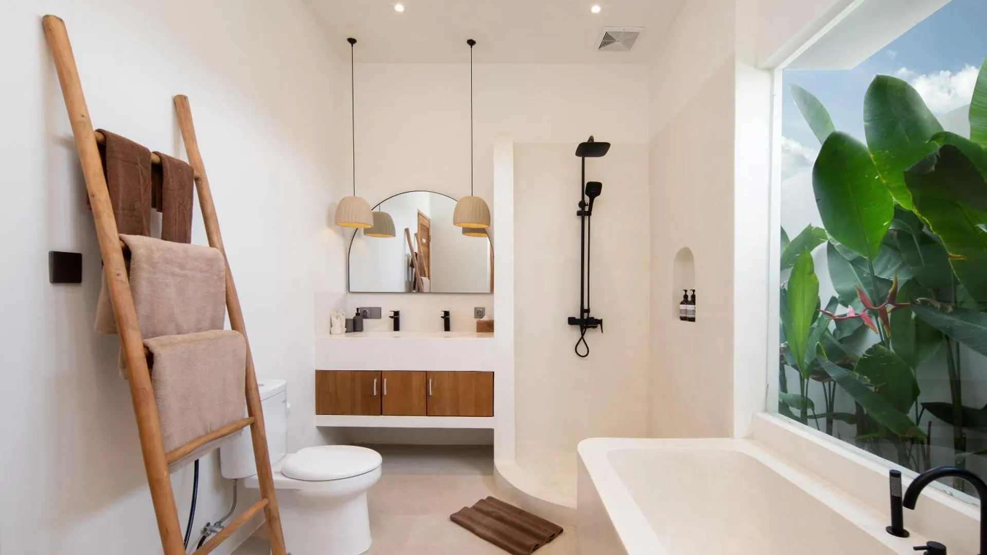 شقة Cozy New 2 Bdr Close To Beach أُلُواتو